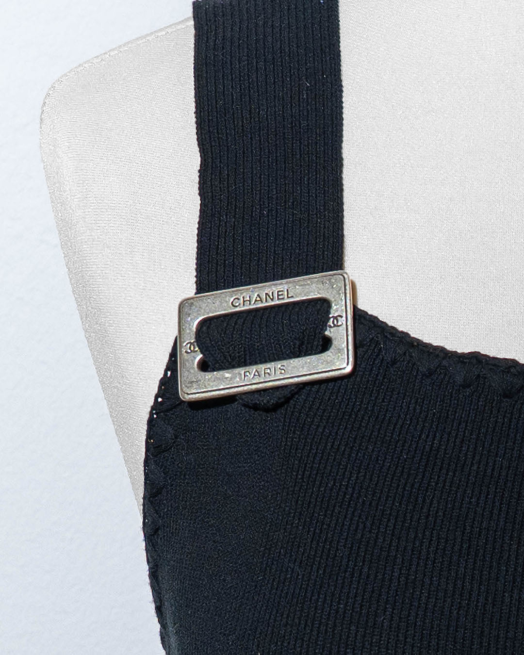 Chanel Trägertop mit silberner Hardware · Schwarz